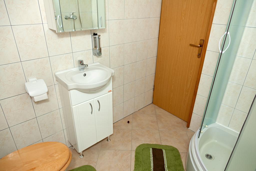 Apartment Ines Smoljanac Exterior foto